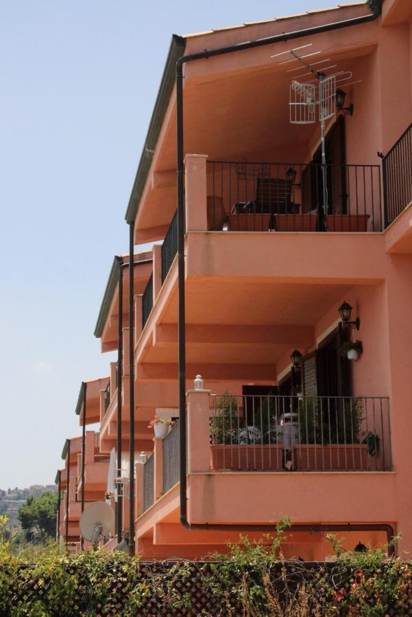 Poseidone Sea Apartment Taormina Mazzeo Exterior foto