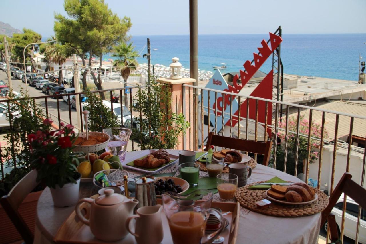 Poseidone Sea Apartment Taormina Mazzeo Exterior foto
